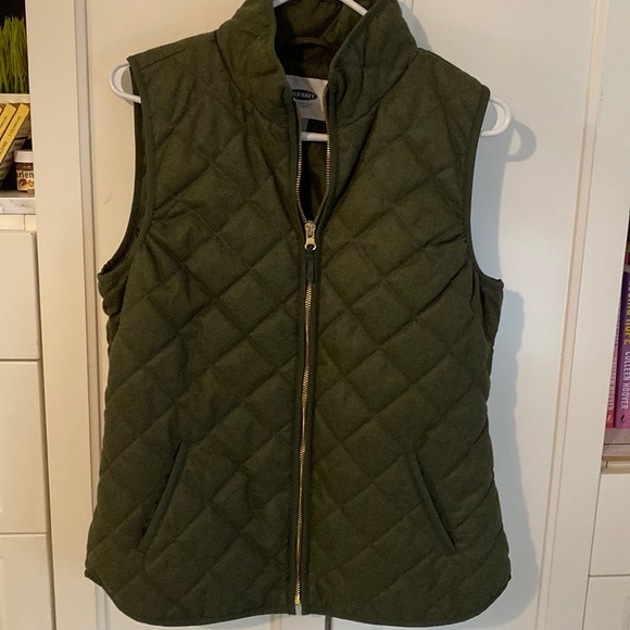 OLD NAVY QUILTED VEST - Picture 1 of 2